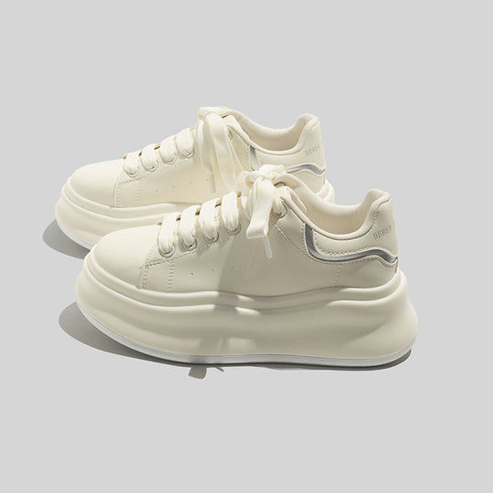 Damen Sneakers mit extrabreiter Komfortsohle und modernem Design EB