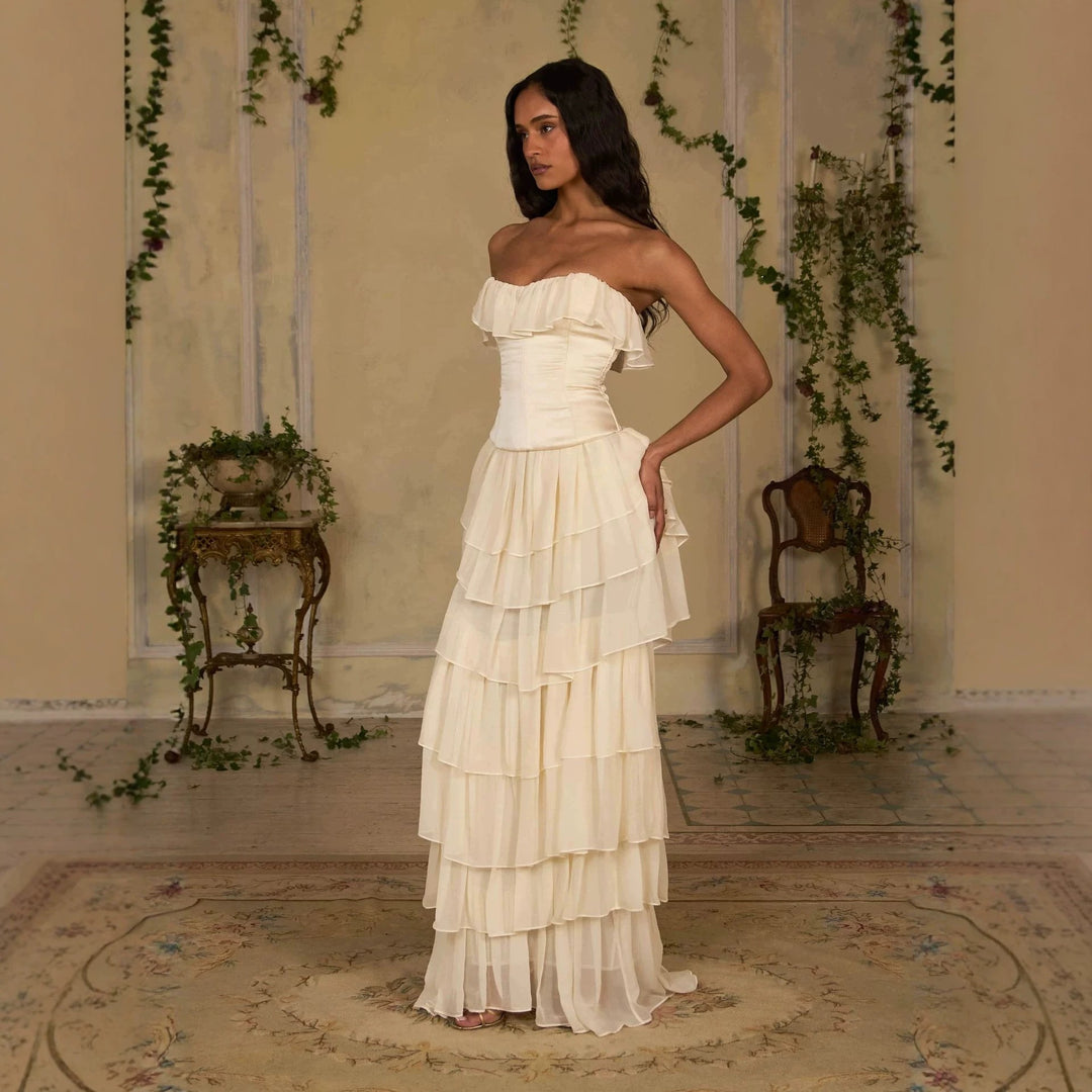Damen Elegantes, schulterfreies Maxikleid mit fließenden Rüschen EB