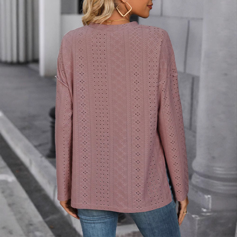 Damen Oberteil mit dekorativem Lochmuster und Knopfdetails EB