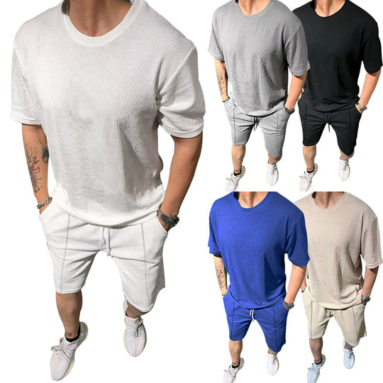Herren lässiges Freizeitsport-Outfit mit strukturiertem Oberteil und Shorts EB