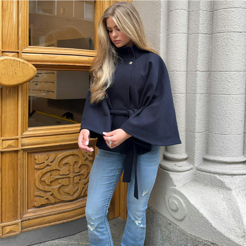 Damen vielseitiger Poncho mit Knopfdetails EB