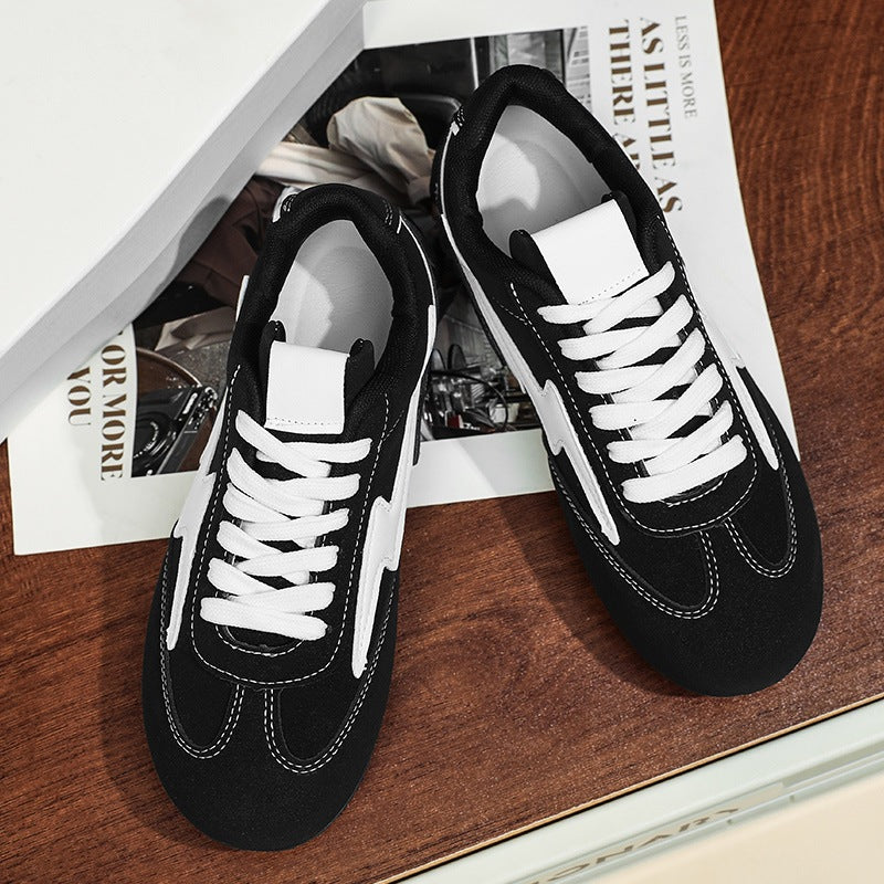 Damen leichte Retro-Skate-Sneaker mit gesteppter Seitenwand, gepolstertem Knöchelkragen und rutschfester Gummilaufsohle EB
