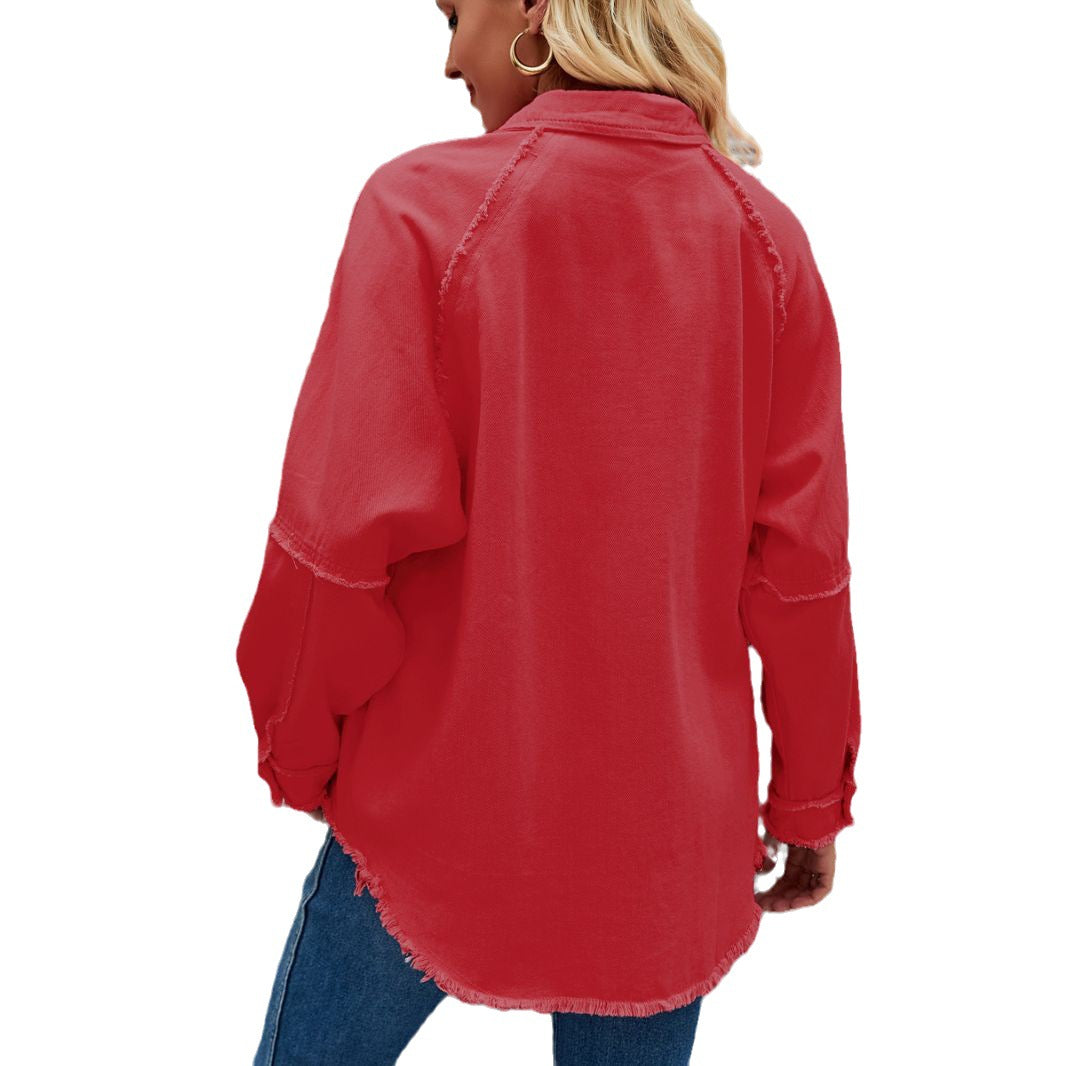 Damen Denimjacke mit lässigem Schnitt und fransigen Details EB