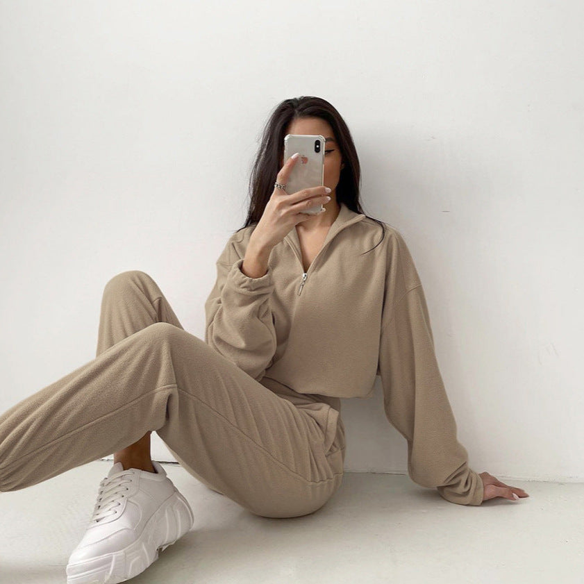 Damen kurz geschnittenes Samt-Lounge-Set mit tailliertem Zip-Hoodie und fließender Highwaist-Palazzohose EB