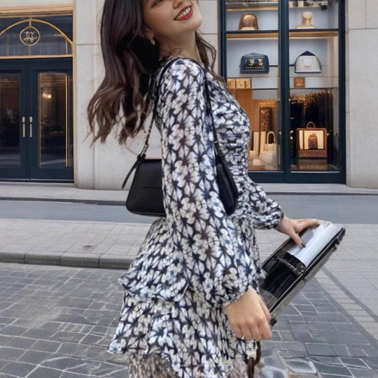 Damen fließendes Sommerkleid mit voluminösem Rock und Rüschendetails EB