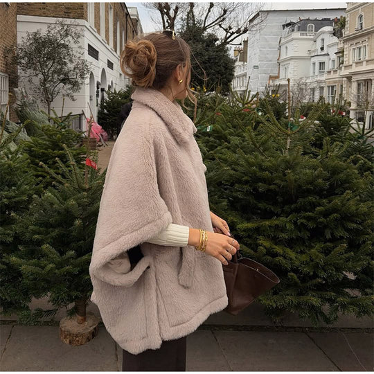 Damen Flauschiger Poncho EB