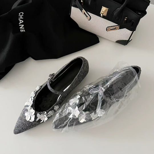 Damen Ballerina-Schuhe mit floralen Applikationen und elegantem Riemen EB
