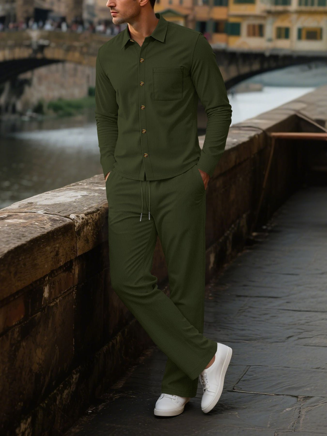 Herren eleganter Freizeitanzug mit strukturierter Oberfläche und praktischen Taschen EB