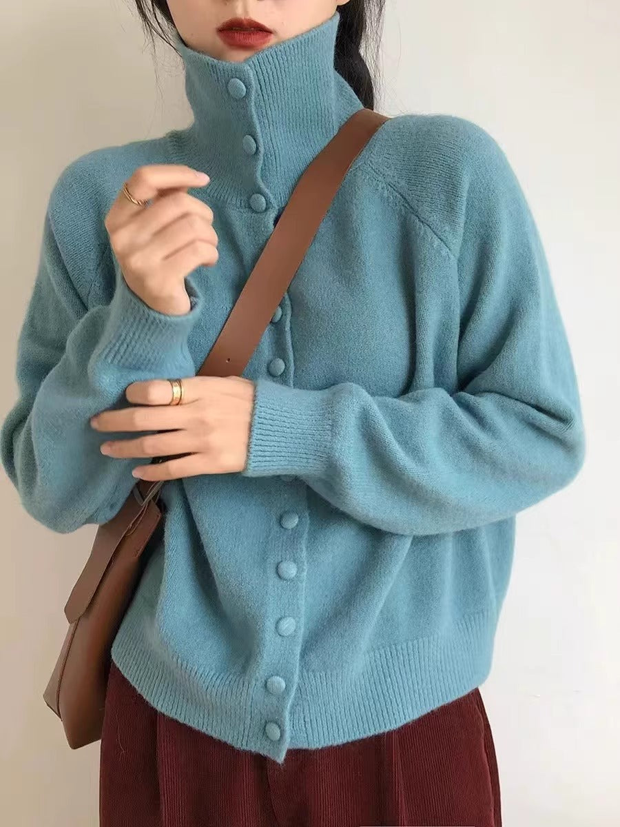 Damen Strickjacke mit hoch geschlossenem Kragen und dekorativen Knöpfen EB