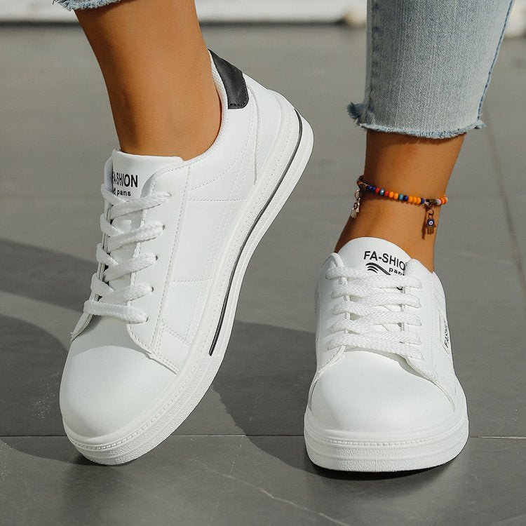 Damen Sneakers mit klassischem Design und modischem Akzent EB