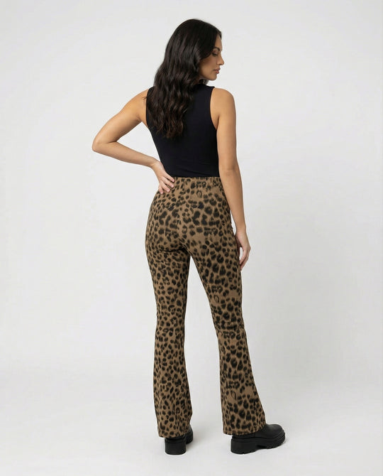 Damen Flared Leggings mit trendigem Leopardenmuster EB