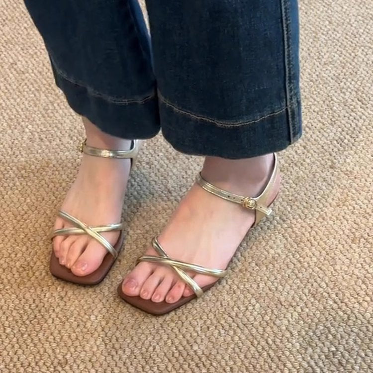 Damen elegante Strandsandalen mit verstellbaren Riemen und komfortablem Fußbett EB