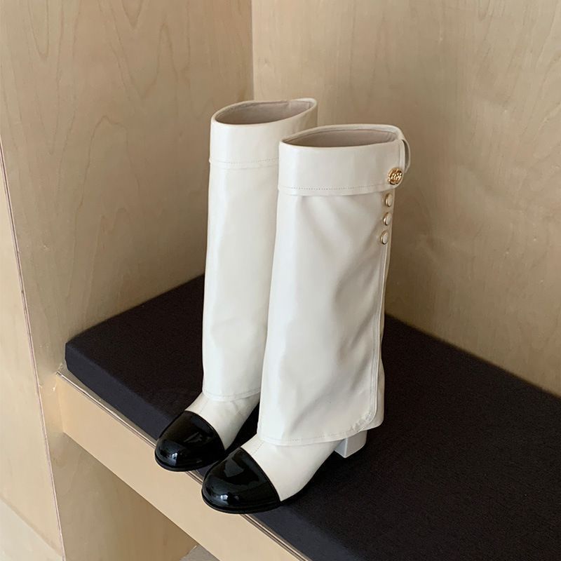 Damen Elegante Stiefel mit dekorativem Knopfdetail und Blockabsatz EB