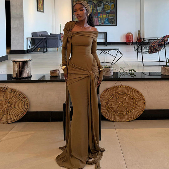 Damen Langärmliges Abendkleid mit asymmetrischem Schnitt und raffinierten Drapierungen EB