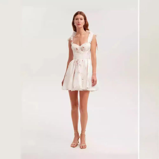 Damen Verspieltes Minikleid mit floralem Design und raffinierten Trägern EB