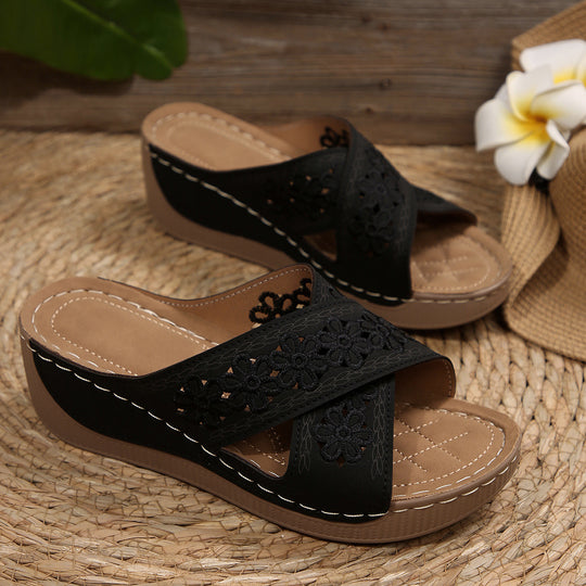 Damen Komfortable Plattformsandalen mit floralem Design EB