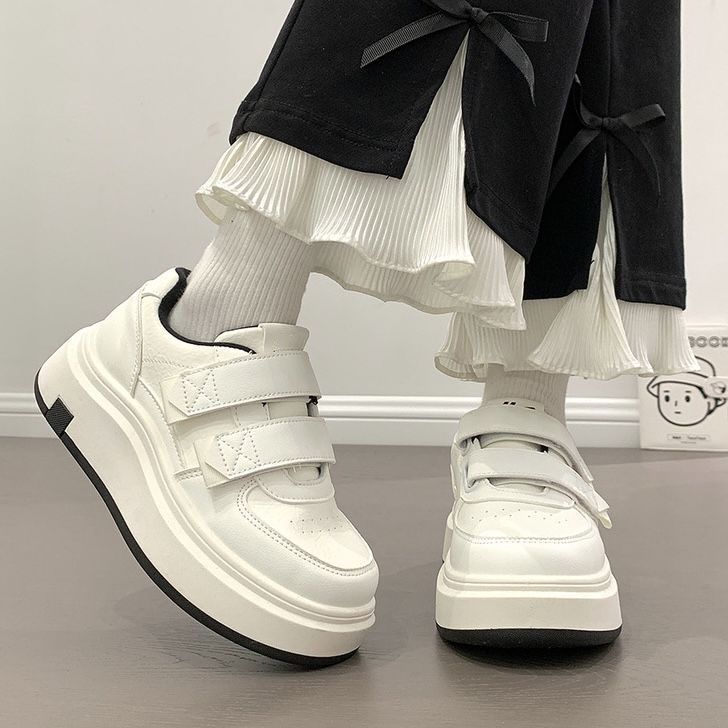 Damen Hochwertige Plateausneaker mit praktischem Klettverschluss und luxuriösem Komfort EB