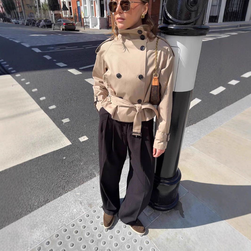 Damen modischer Trenchcoat mit innovativem Schnitt und praktischen Details EB