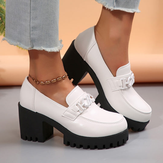 Damen Elegante Mokassins mit robustem Plateau und trendigem Ketten-Detail EB