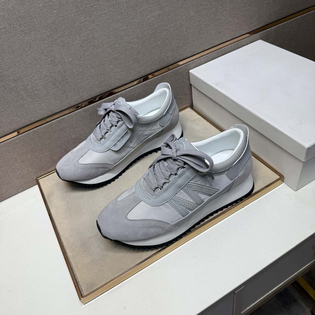 Damen Sneakers mit atmungsaktiver Oberflächenstruktur und rutschfester Sohle EB