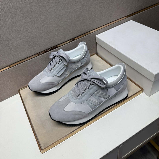 Damen Sneakers mit atmungsaktiver Oberflächenstruktur und rutschfester Sohle EB