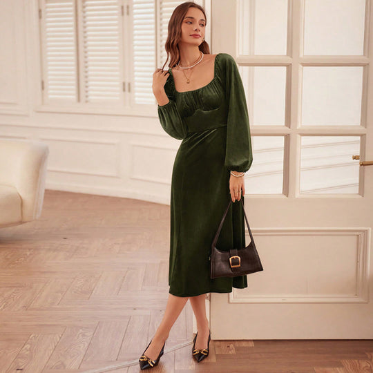 Damen elegantes Samt-Midikleid mit quadratischem Ausschnitt, geraffter Brustpartie und ballonartigen Ärmelabschlüssen Eichborn Berlin