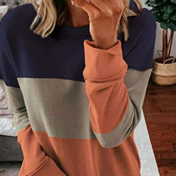 Damen Colorblock-Sweatshirt mit Rundhalsausschnitt, oversized Schnitt und dekorativen Seitenschlitzen EB