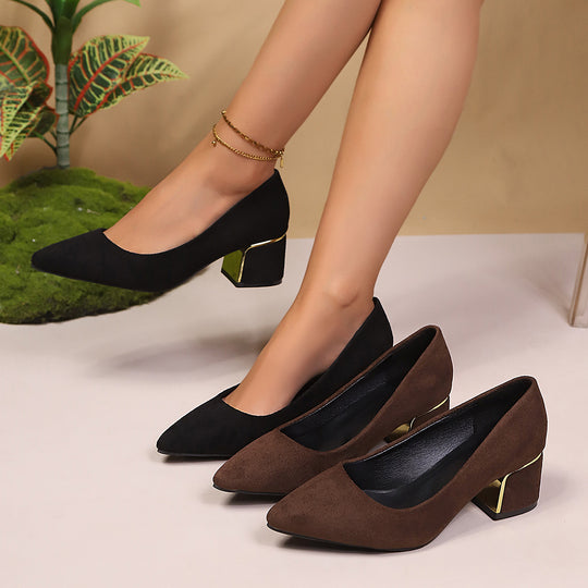 Damen dezente Pumps mit goldenem Akzent EB