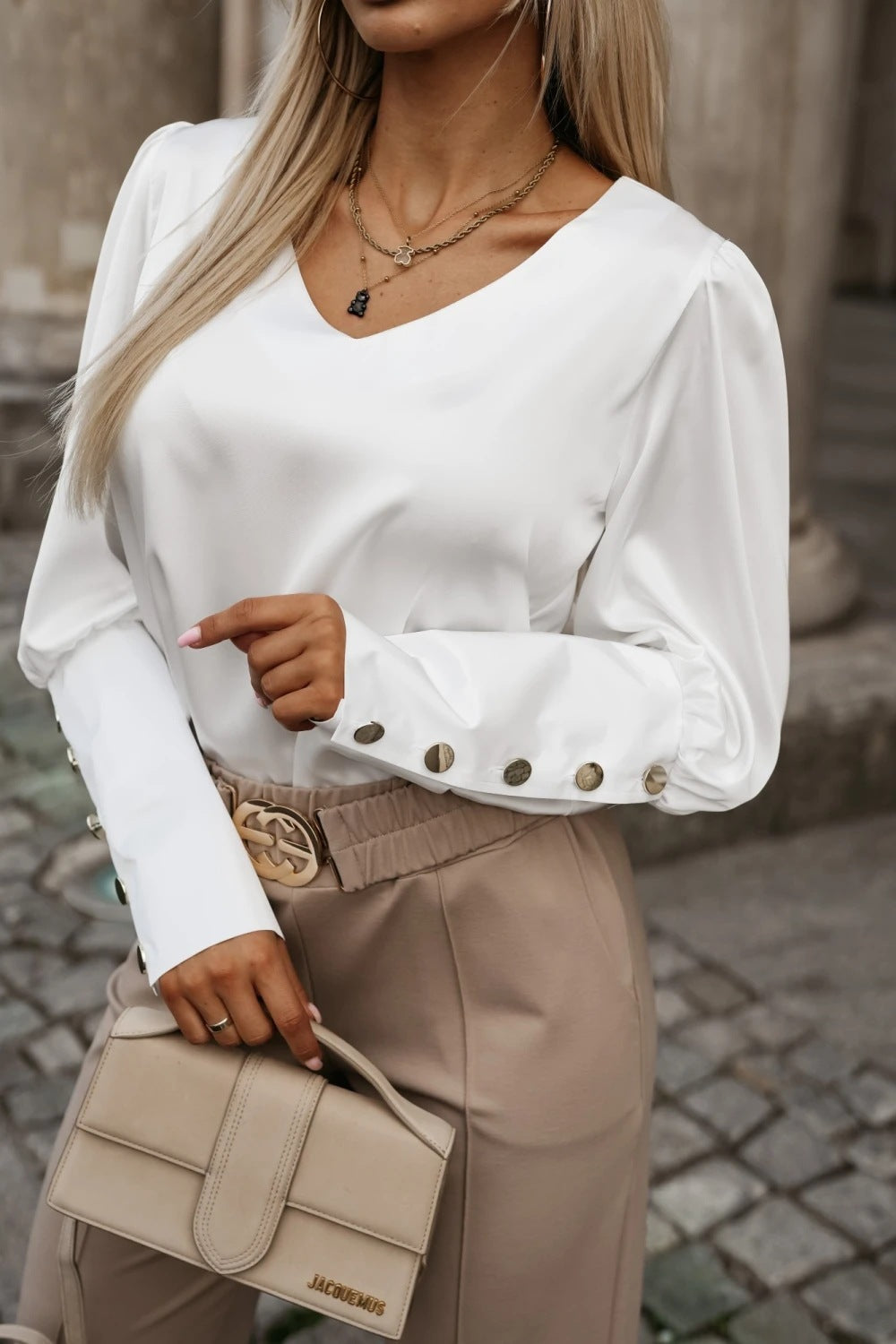 Damen gehobenes Oberteil mit eleganten Knopfdetails EB