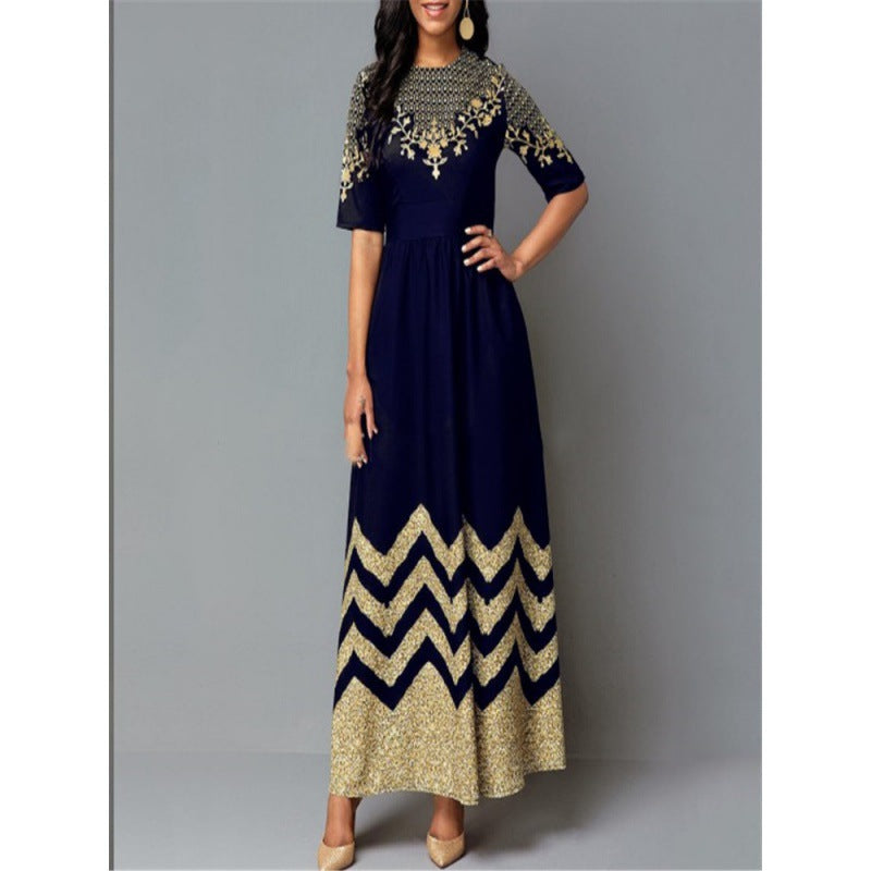 Damen Maxikleid mit kunstvollem Goldstickdesign und elegantem Zickzackmuster EB