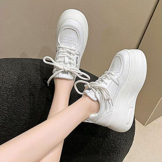 Damen Plateau Sneakers mit trendigem zweifarbigem Design und verstärkter Dämpfung EB