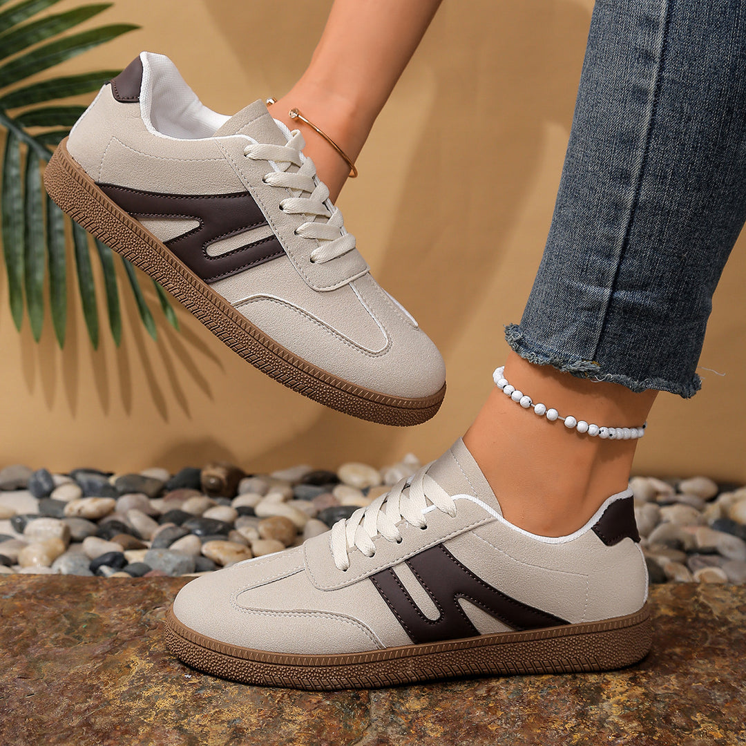 Damen Freizeitsneaker mit sportlicher Silhouette und rutschfester Sohle EB