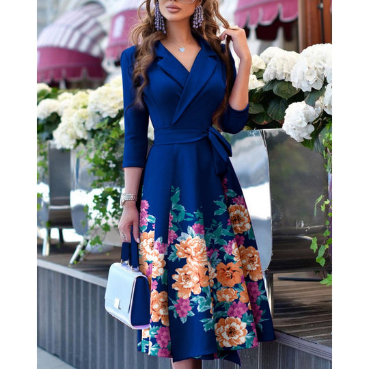 Damen Wickelkleid mit floralem Design und elegantem Kragen EB