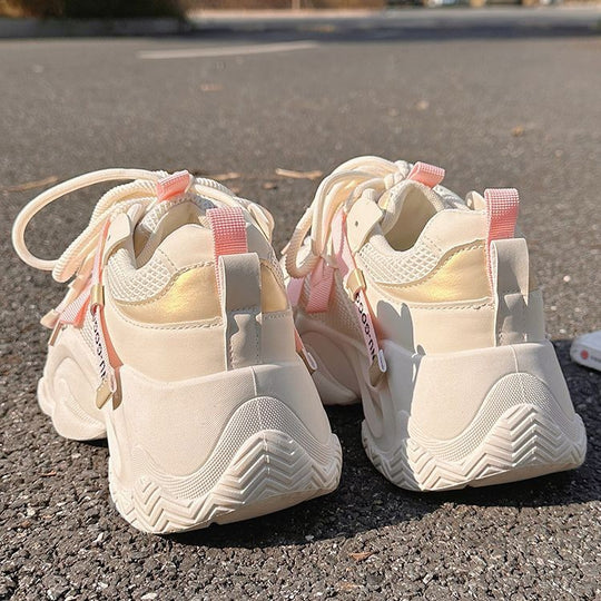 Damen Sportliche Sneakers mit innovativer Schnürung und atmungsaktiver Mesh-Oberfläche EB