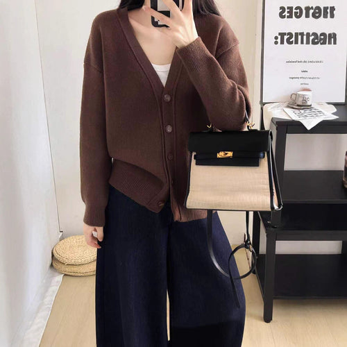 Damen Grob gestrickter Cardigan mit tiefem V-Ausschnitt und großen Knopfdetails EB