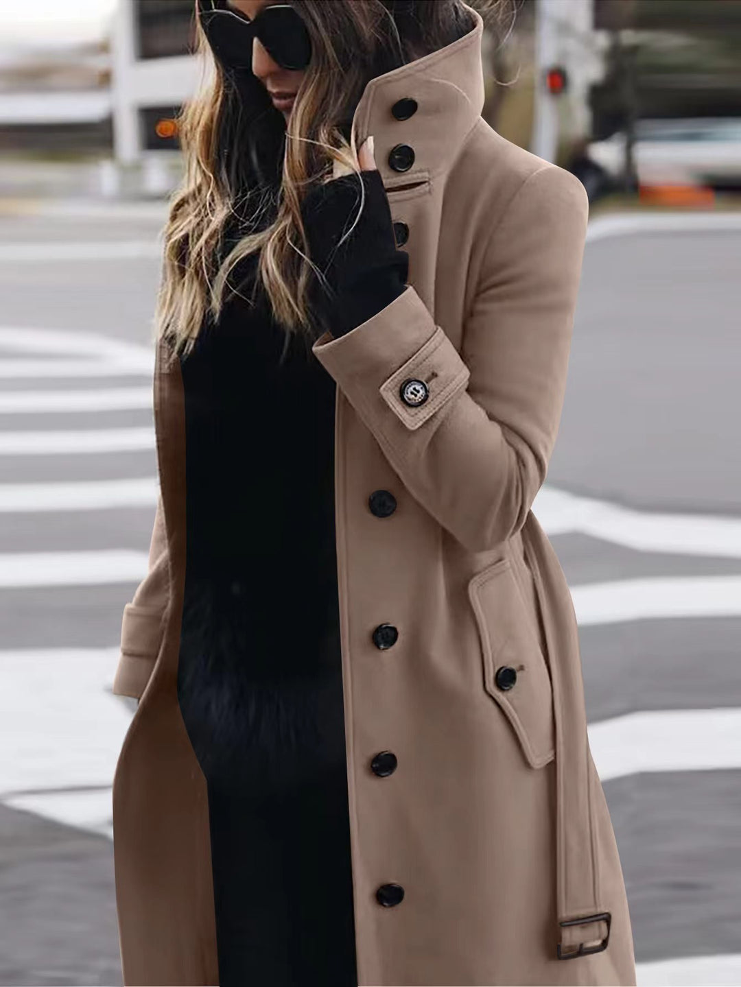 Damen modischer Trenchcoat mit hohem Kragen und eleganten Knopfdetails EB