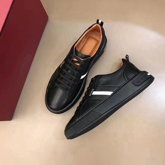 Herren Sneaker mit modischen Akzenten von EB