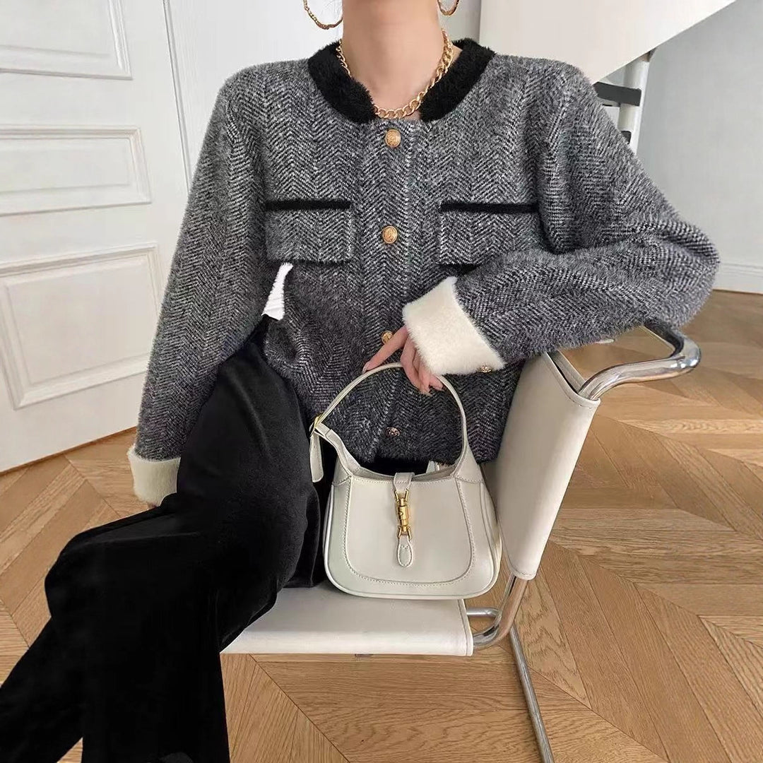 Damen Modischer Strickjacke mit Struktur und eleganten Knopfdetails EB