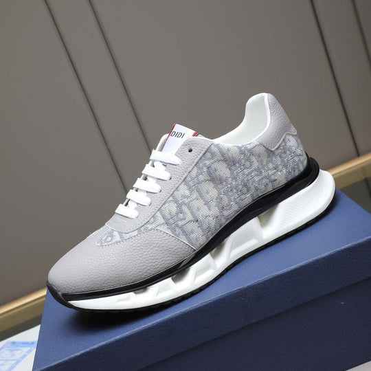 Damen Sportliche Sneakers mit innovativer Oberflächenstruktur und ergonomischer Dämpfung EB
