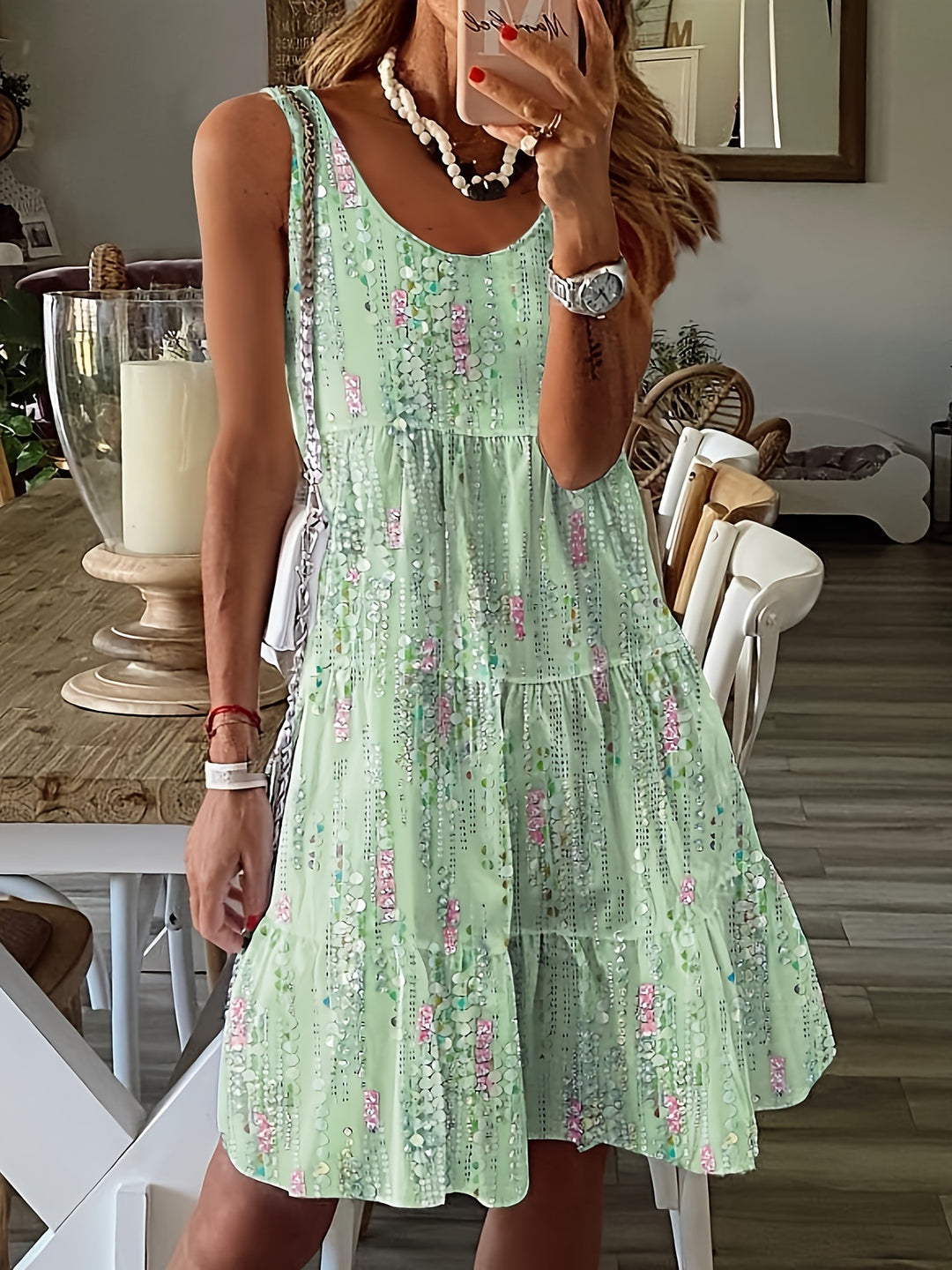 EB | Bedrucktes lockeres Kleid mit Rundhalsausschnitt