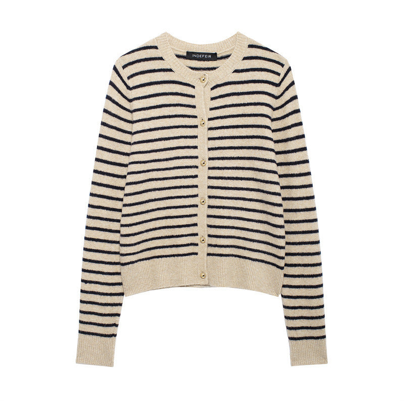 Damen Strickjacke mit feinem Streifenmuster und eleganten Knopfdetails EB