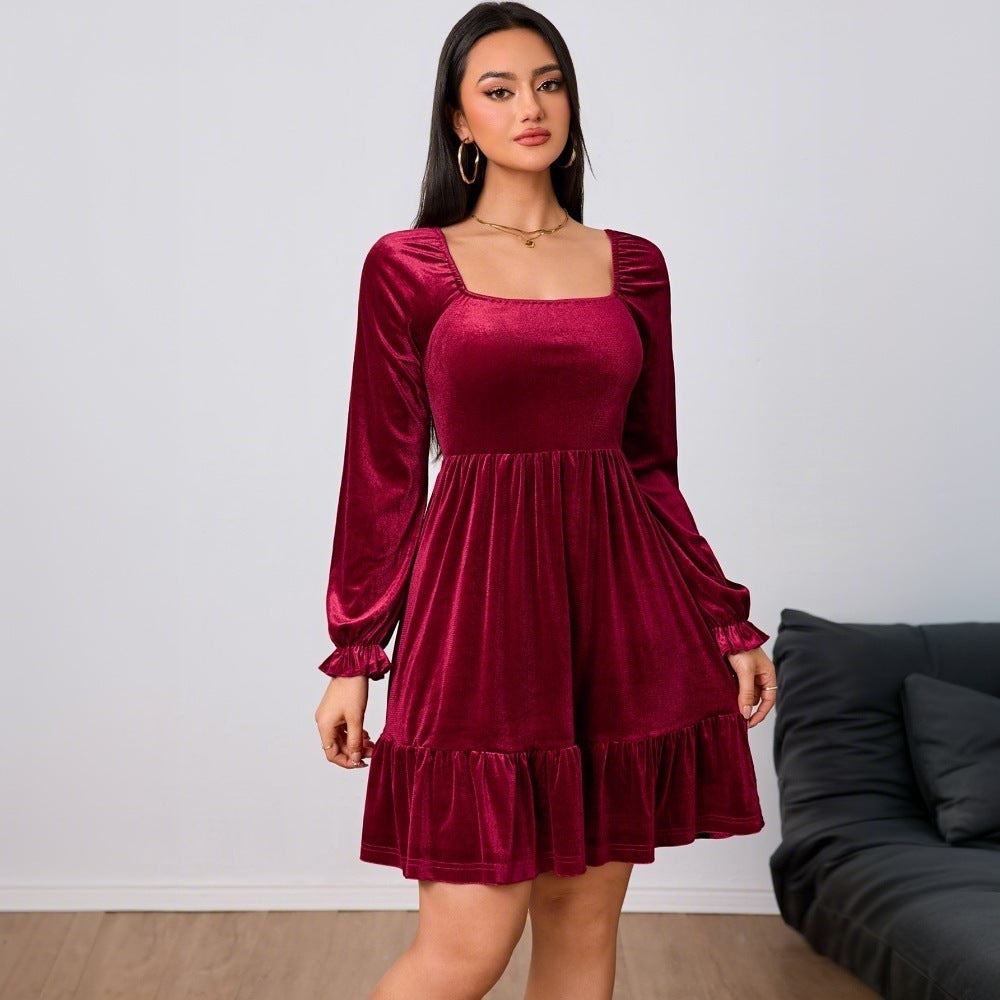 Damen Samtkleid mit quadratischem Ausschnitt, gerafften Puffärmeln und stufigem Tellerrock Eichborn Berlin