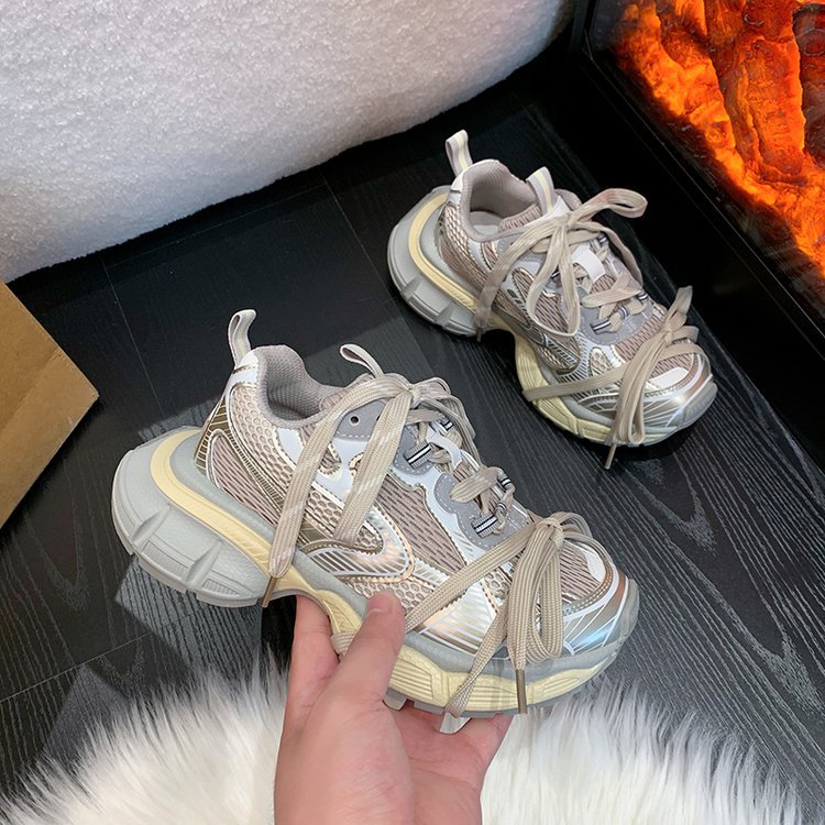 Damen sportliche Sneakers mit robustem Sohlenprofil und innovativem Design EB