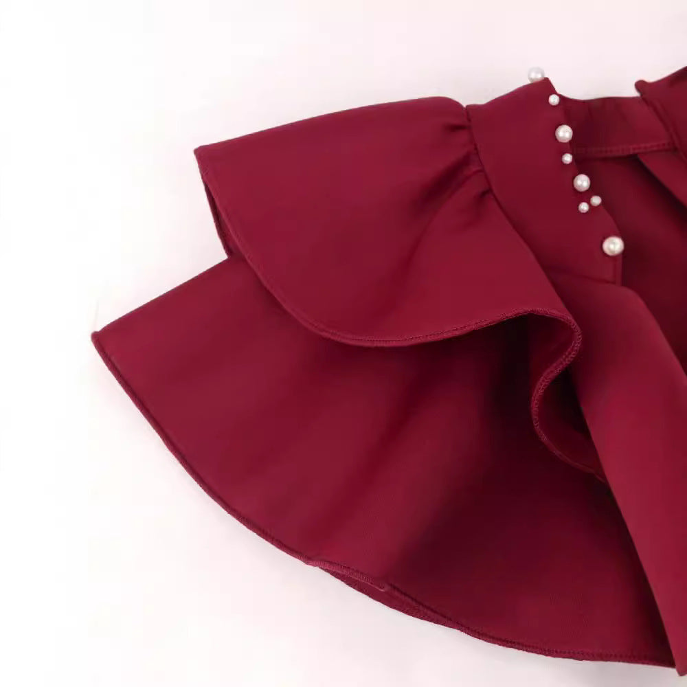 Damen figurbetontes Kleid mit voluminösen Rüschenärmeln und eleganten Strassdetails EB
