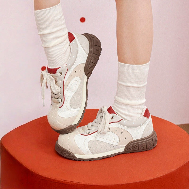 Damen sportliche Sneakers mit atmungsaktiver Oberflächenstruktur und stabiler Sohle EB