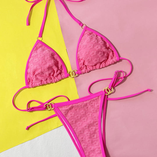 Damen Triangel-Bikini mit glamourösen Ringdetails und strukturierter Oberfläche EB
