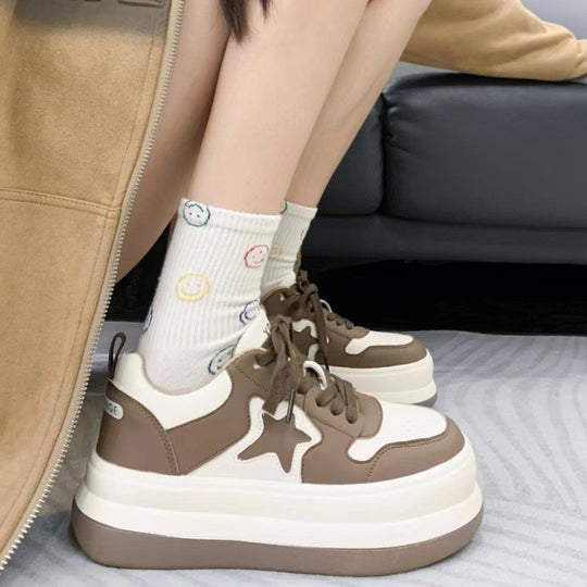 Damen Plateausneaker mit trendigem Sternen-Design EB
