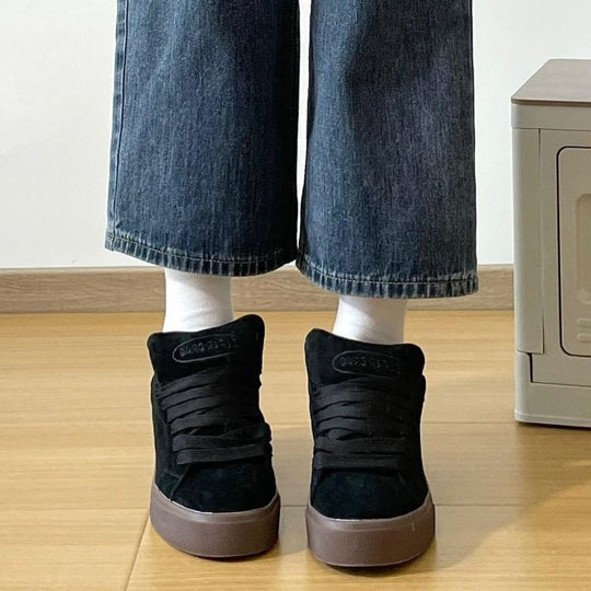 Damen Sneakers im sportiven Design mit weichem Veloursleder und modischen Akzenten EB