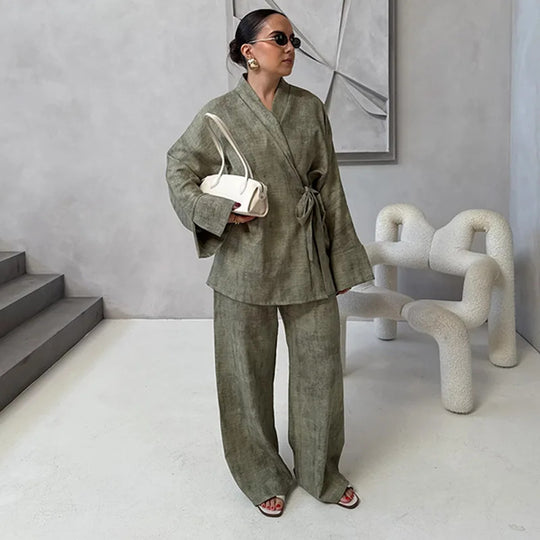 Damen Leichtes Loungewear Set mit Wickeljacke und weiten Haremshosen EB