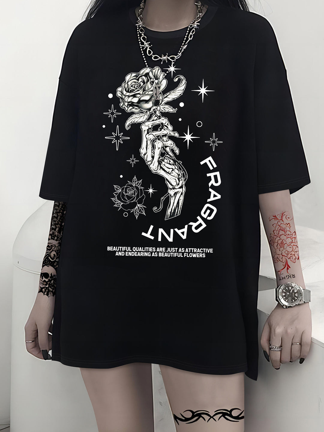 Damen T-Shirt mit künstlerischem Skelettmotiv und einzigartigem Druck EB
